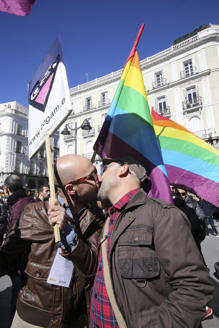BIKOTE HOMOSEXUALEN ALDEKO PROTESTA MADRILEN EFE