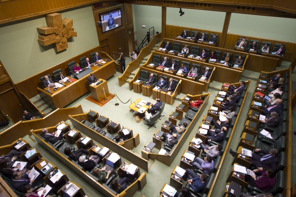 Los sondeos le otorgan al PNV entre 24 y 26 escaños en el Parlamento Vasco. Foto: EFE