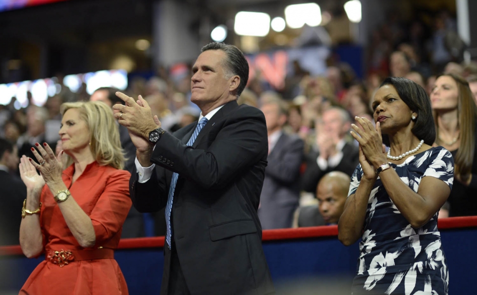 Mitt Romney Alderdi Errepublikanoaren hautagaia, alderdiaren batzarrean, Tampan (Florida).