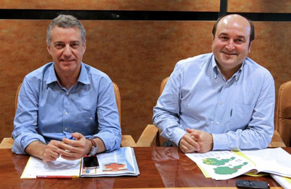 Iñigo Urkullu y Andoni Ortuzar. Foto: EFE