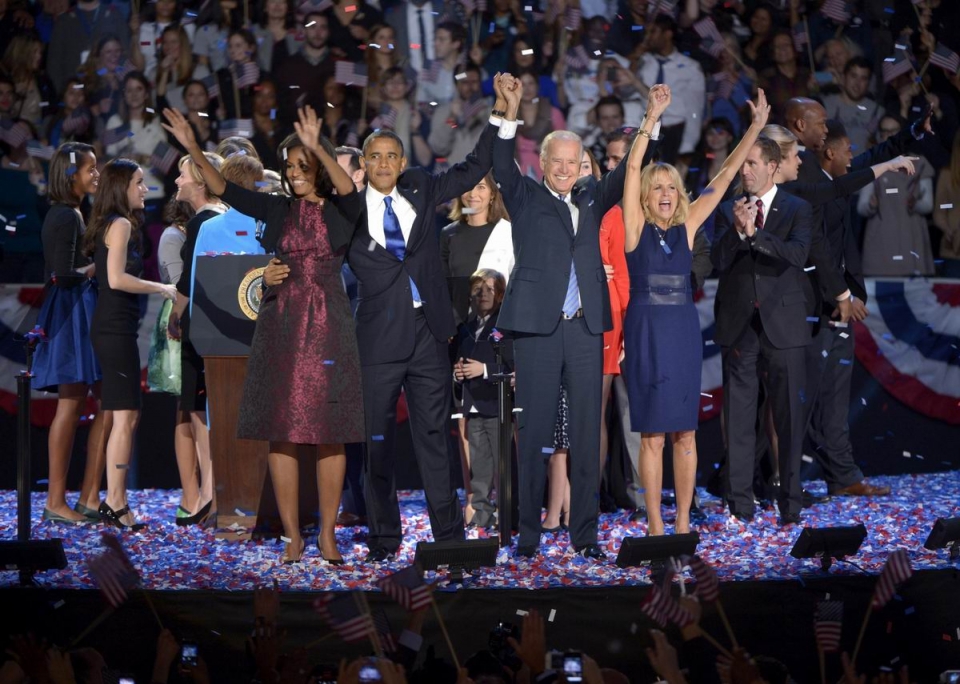Barack Obama celebra la victoria con su familia. EFE
