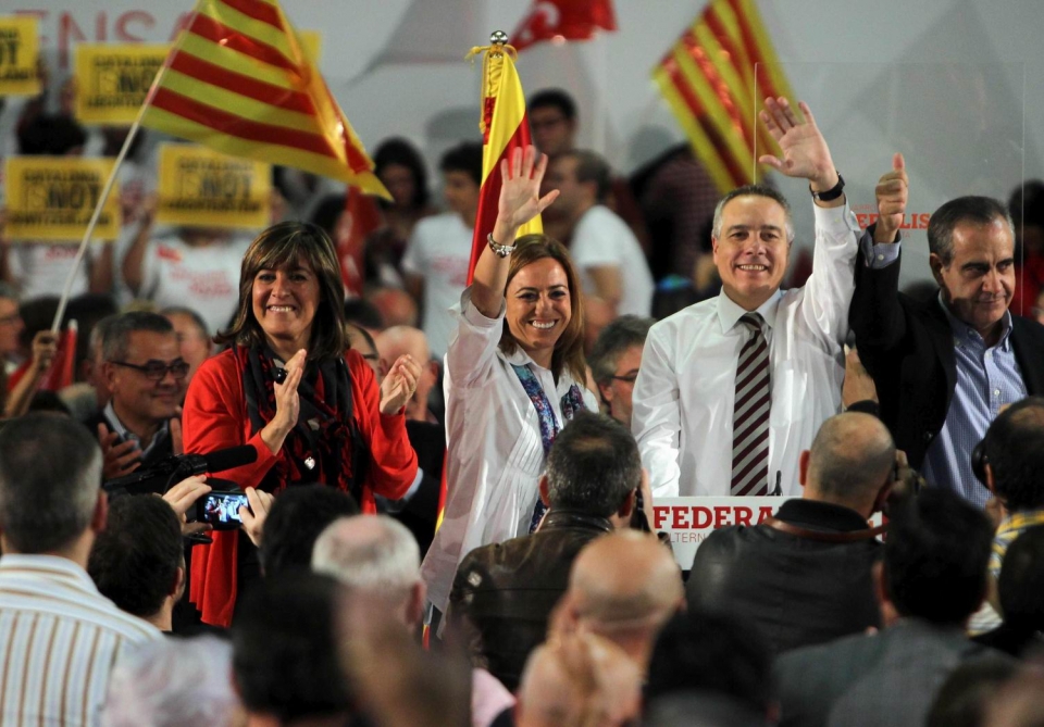 Elecciones catalanas: Carme Chacón, junto a Pere Navarro, en un acto de campaña