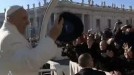 DICIEMBRE-El papa Francisco, con 'txapela'. Foto:EFE