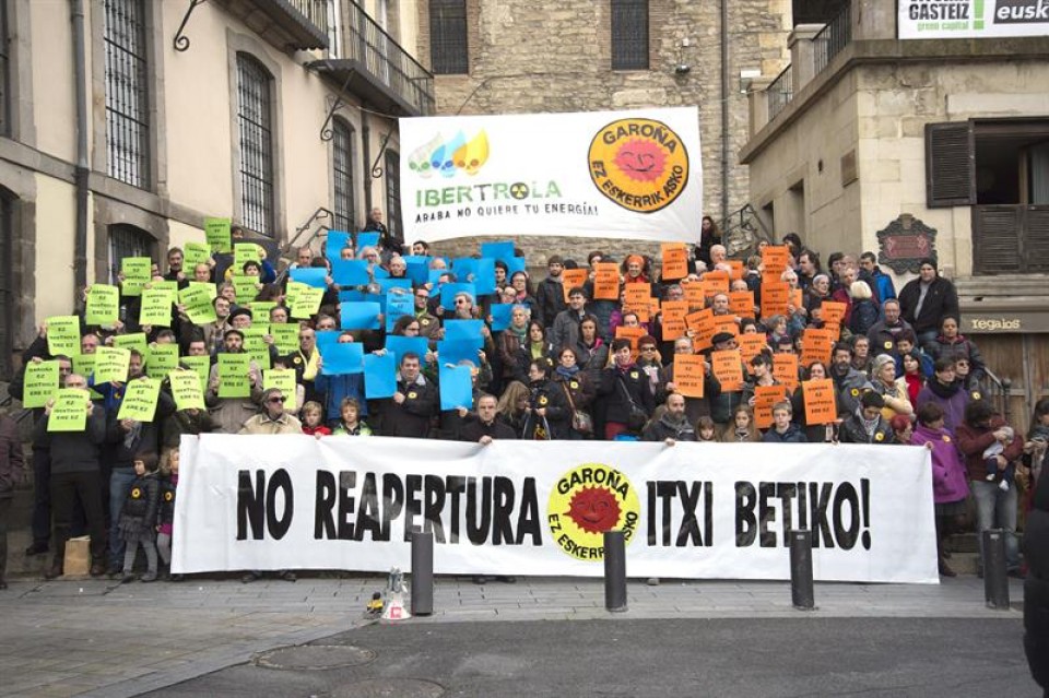 Manifestación en Vitoria-Gasteiz contra la central de Garoña. Foto de archivo: EFE