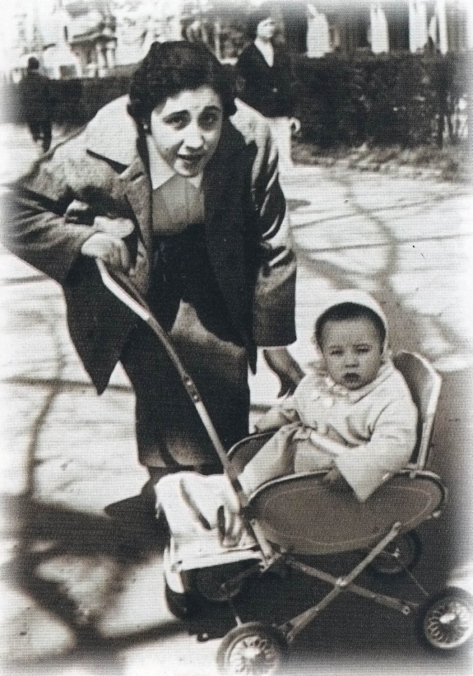 Juanjo San Sebastian, Maria Luisa Arroyo amarekin. Bilbo, 1960