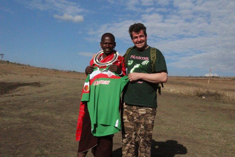 El jefe de la tribu Masai apoyando el Athletic!
