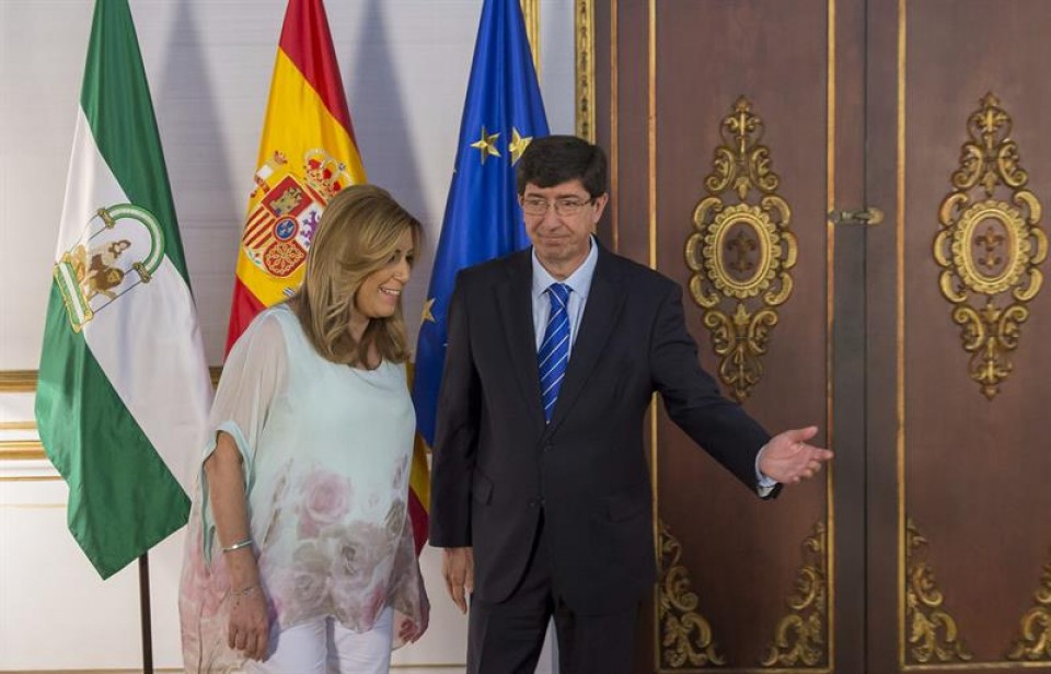 La presidenta de la Junta de Andalucía, Susana Díaz, y el líder de Ciudadanos, Juan Marín. Foto: EFE
