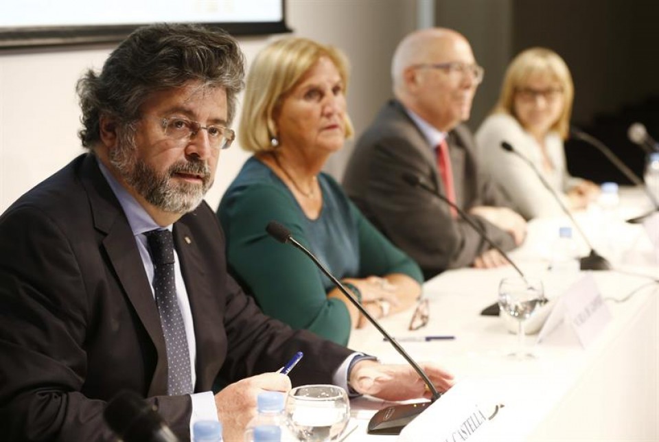 Los críticos de Unió Antoni Castellà, Núria de Gispert, Joan Rigol y Mercè Jou. Foto: EFE