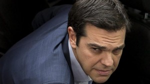 Tsiprasek dimisioa eman eta hauteskundeak aurreratzea proposatu du