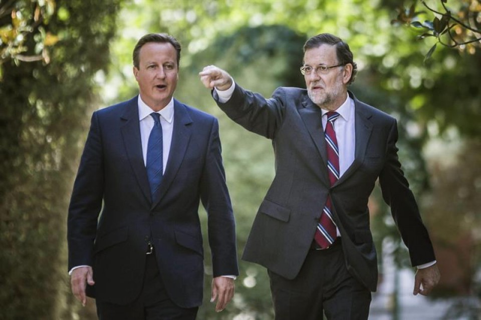 David Cameron y Mariano Rajoy antes de su reunión en el Palacio de la Moncloa.