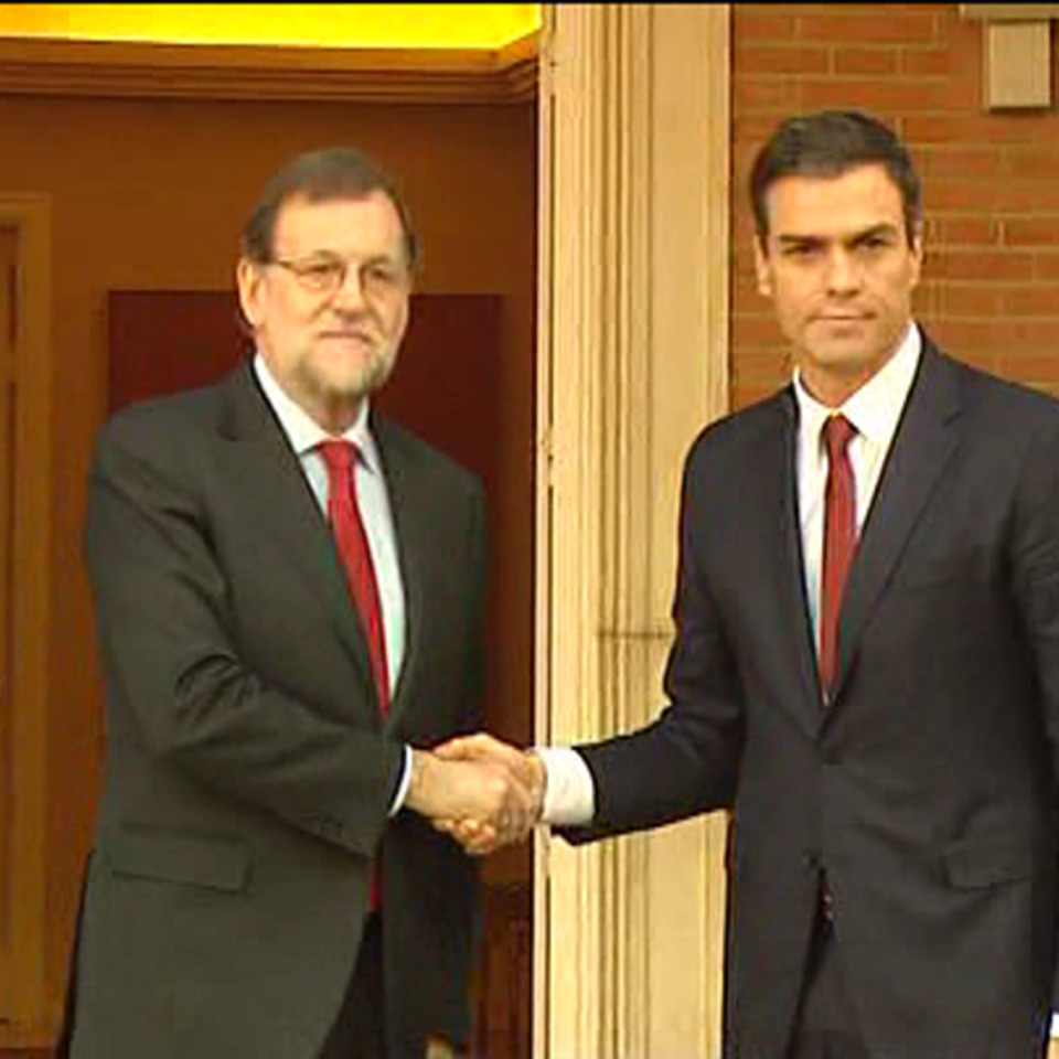 Rajoy y Sánchez, hoy, en La Moncloa. EFE. 