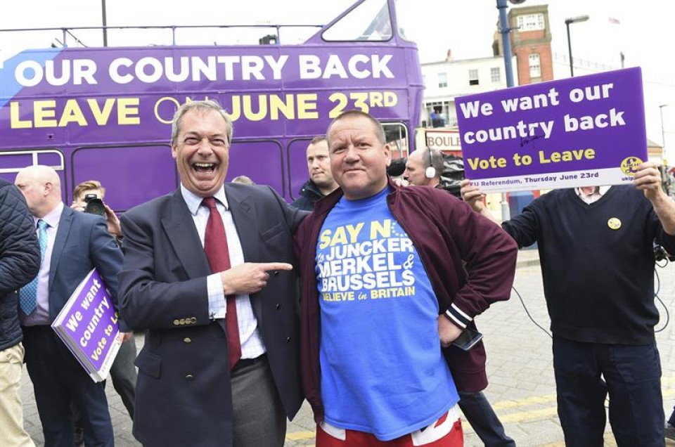 Nigel Farage UKIPeko buruzagia 'Brexit'aren aldeko kanpaina egiten, Ramsgaten. Argazkia: EFE