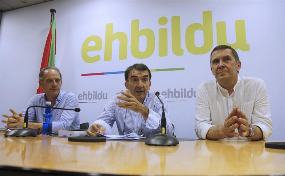 Araiz, Iruin y Otegi, durante la rueda de prensa. Foto: EFE