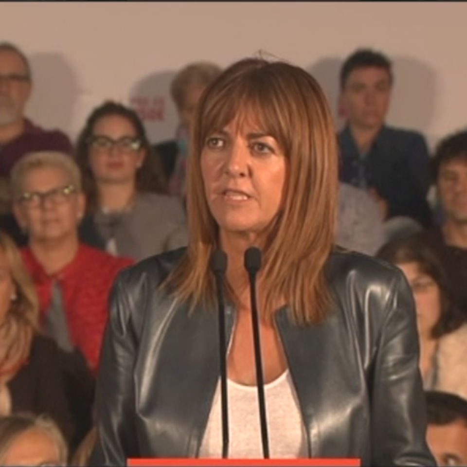 Idoia Mendia en el acto de fin de campaña del PSE-EE celebrado en Vitoria-Gasteiz. Foto: EFE 