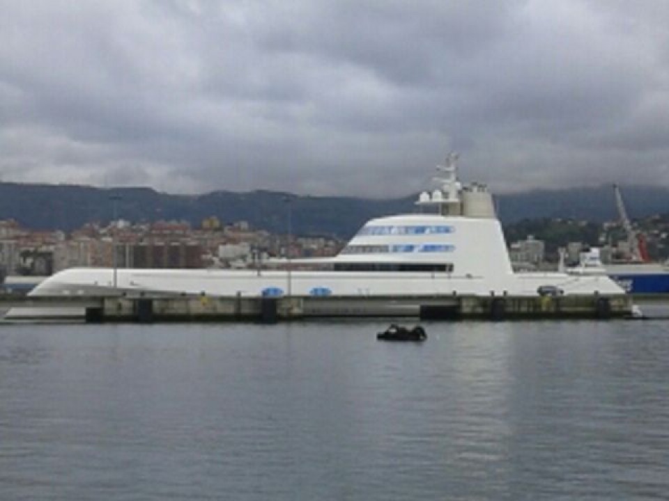 El yate 'A', en el puerto deportivo de Getxo. Foto: EiTB