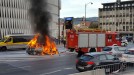 Un coche arde en Bilbao. Foto: eitb.eus
