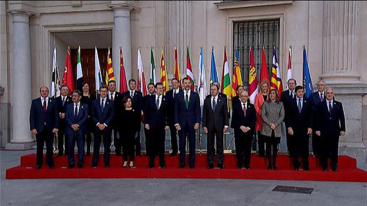 Rajoy busca acuerdos económicos con los presidentes de las CCAA