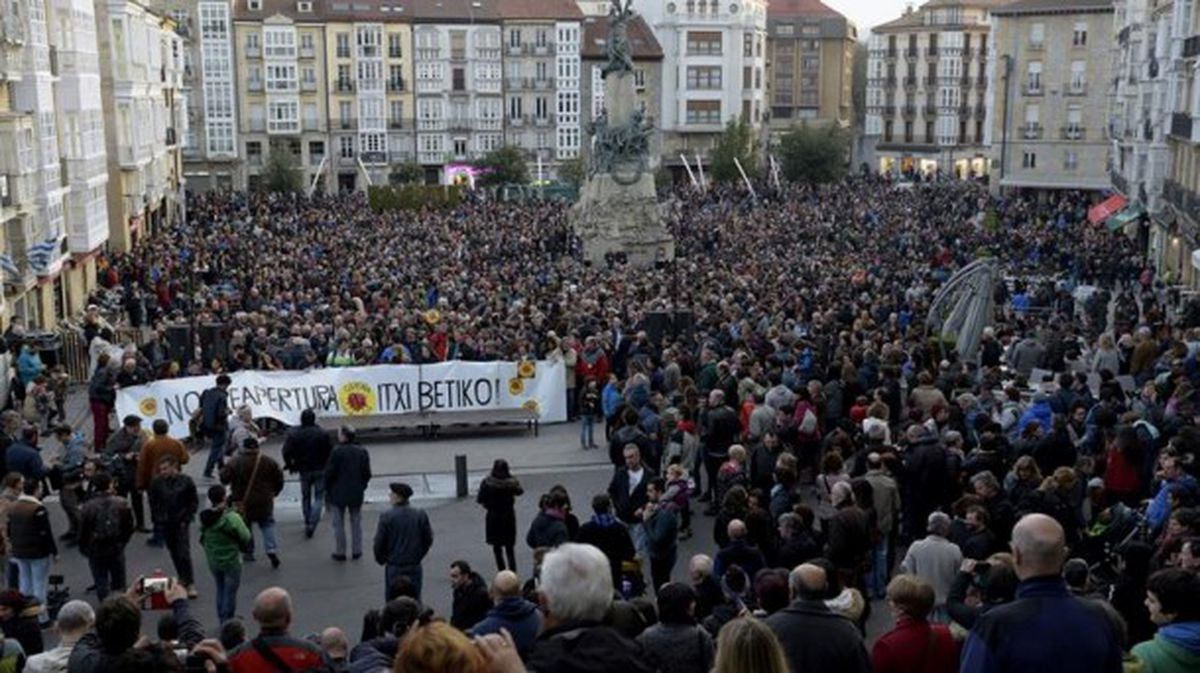 Manifestación en Gasteiz contra la central de Garoña. Foto: EiTB