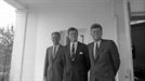 John F. Kennedy, con sus hermanos. Foto: EFE.