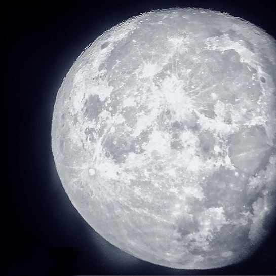 Luna llena de octubre desde Artziniega. Sheila Etxebarria.