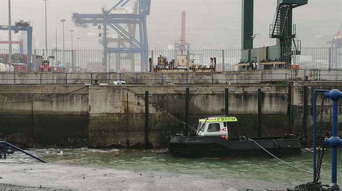 crecimiento alimentar Dureza Fallece un trabajador al caer al agua en el Puerto de Bilbao el 17 de enero  2018