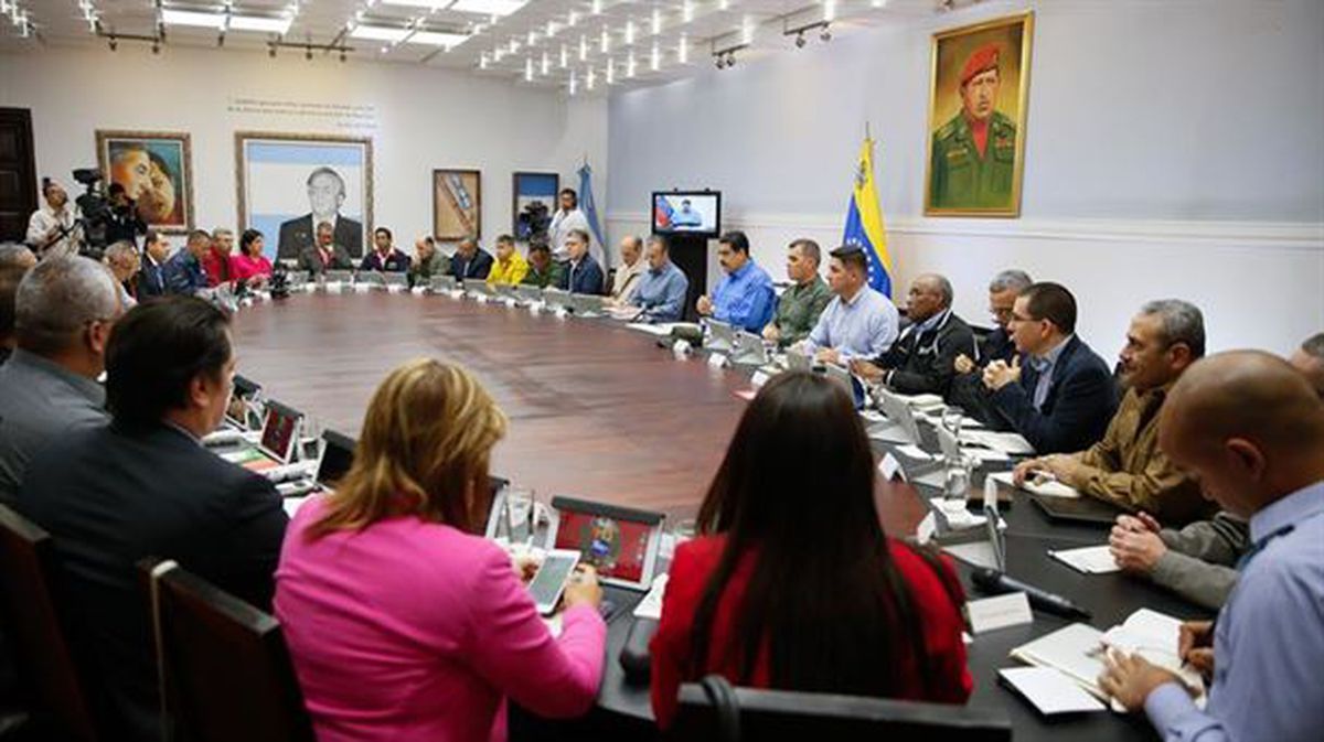 Nicolas Maduroren Gobernuaren bilera Venezuelan.