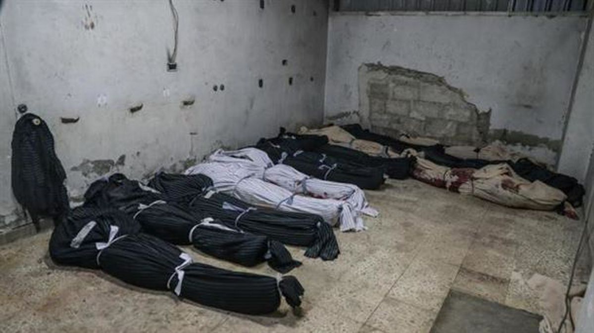 Cuerpos de víctimas en Duma (Guta Oriental, Siria). Foto: EFE