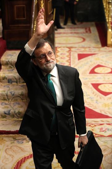 Mariano Rajoy, Diputatuen Kongresuan agur esaten / EFE.