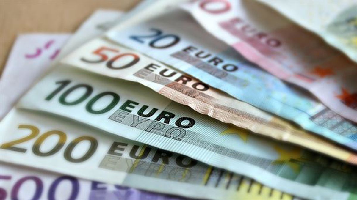 Alerta por la aparición de billetes falsos de 20 euros - Onda Vasca