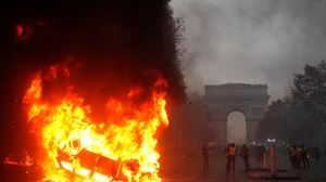 El Arco del Triunfo fue el epicentro de los incidentes de ayer en París. Foto: EFE
