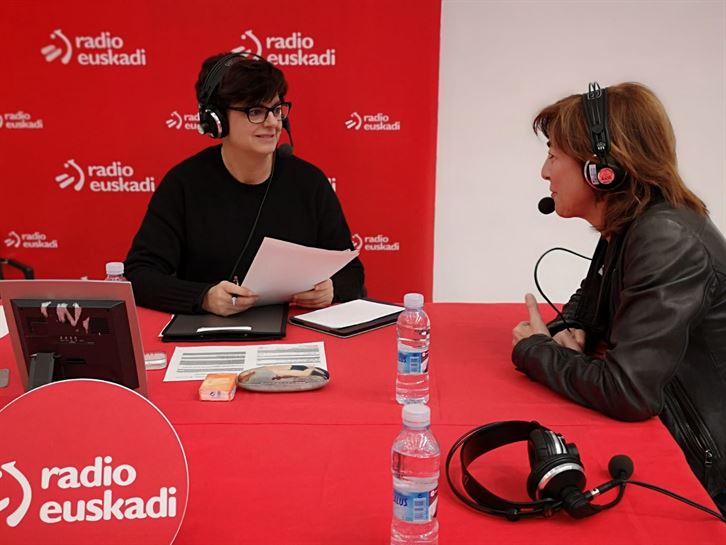 'Más Que Palabras' en Vitoria-Gasteiz, con la consejera Cristina Uriarte. (Foto: Radio Euskadi)