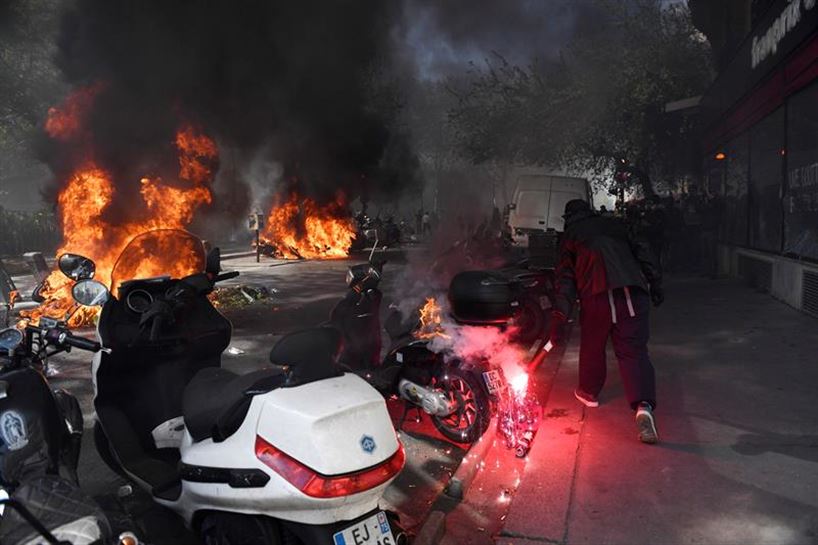 Incidentes entre 'chalecos amarillos' y la Policía en París