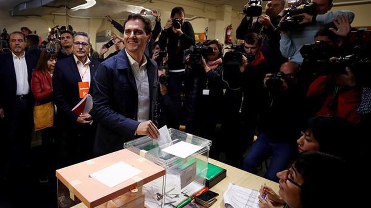 Albert Rivera vota en Hospitalet de Llobregat