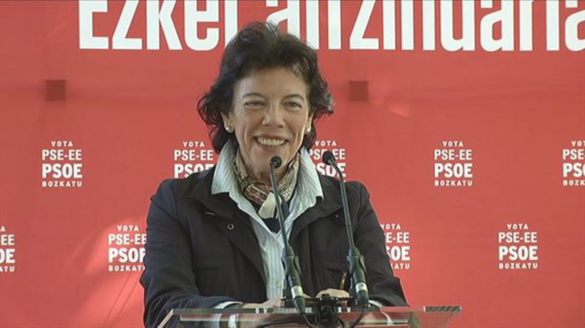 Isabel Celaá respalda a los candidatos del PSE-EE en Iruña de Oca