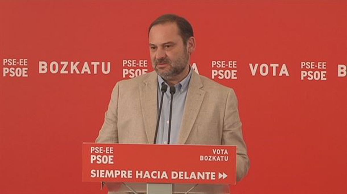 Los socialistas reciben el respaldo del ministro en funciones, José Luis Ábalos