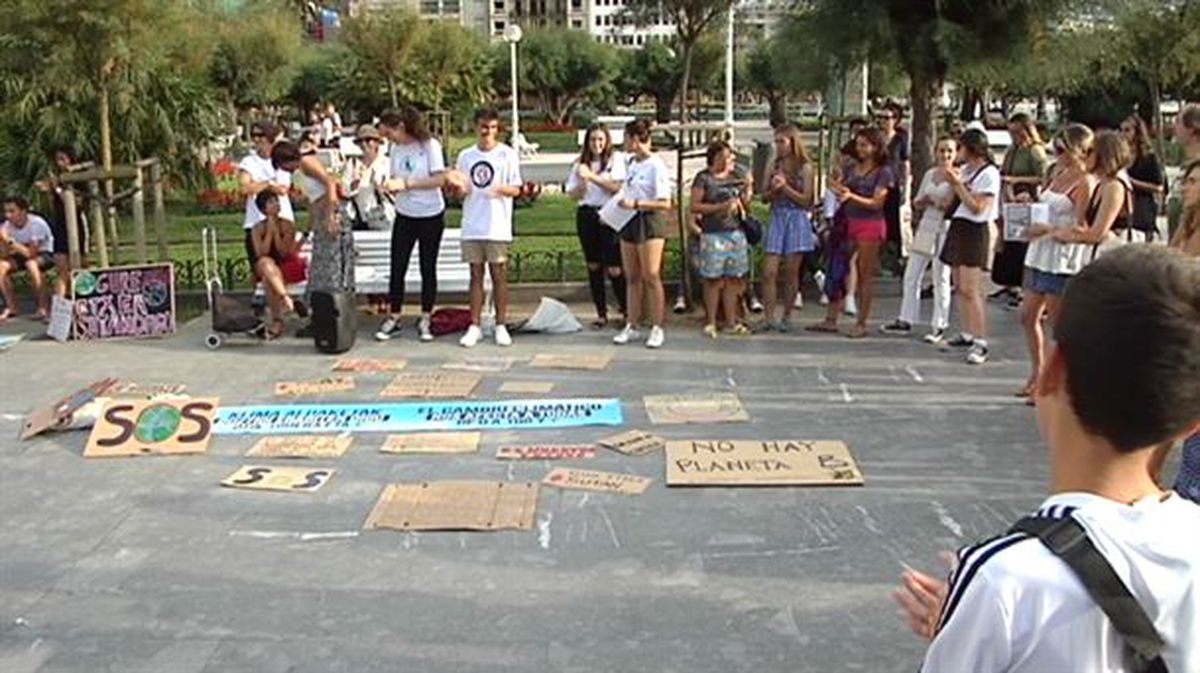 Concentración del movimiento 'Fridays for Future' en San Sebastián 
