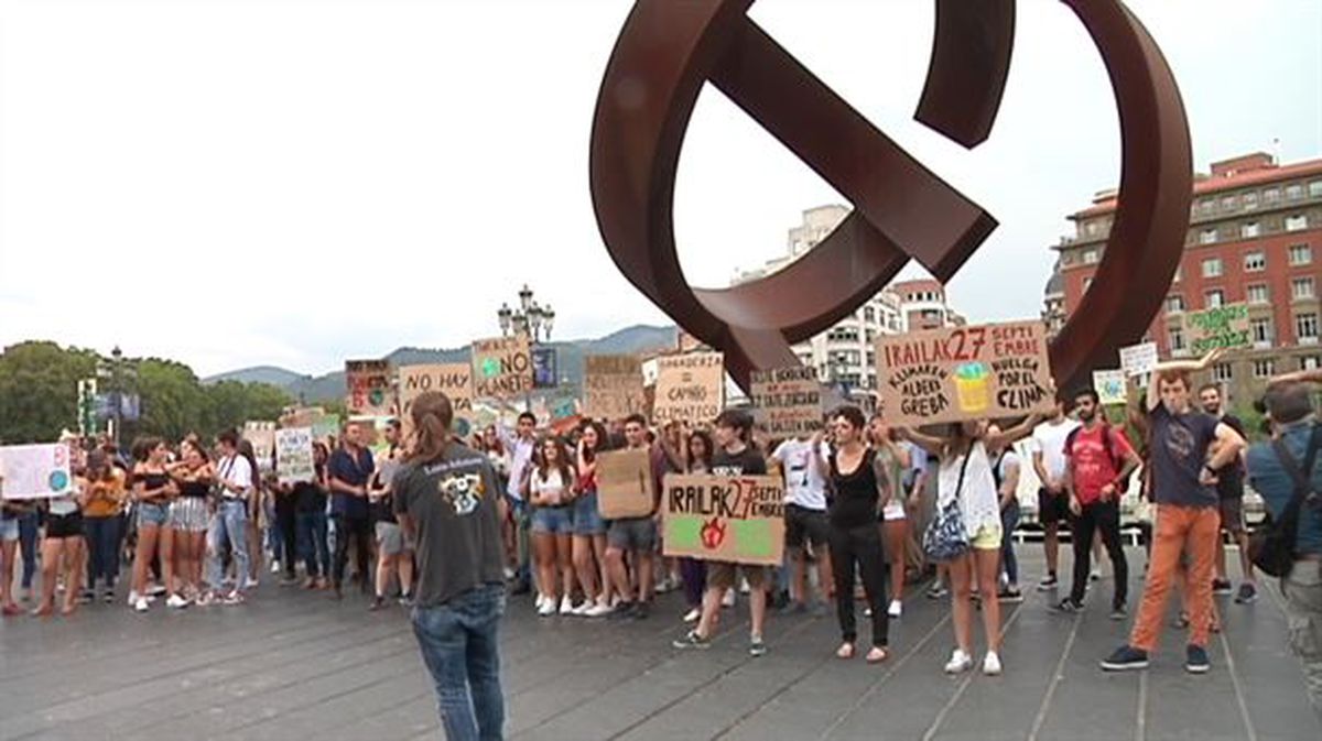 Concentración del movimiento 'Fridays for Future' en Bilbao