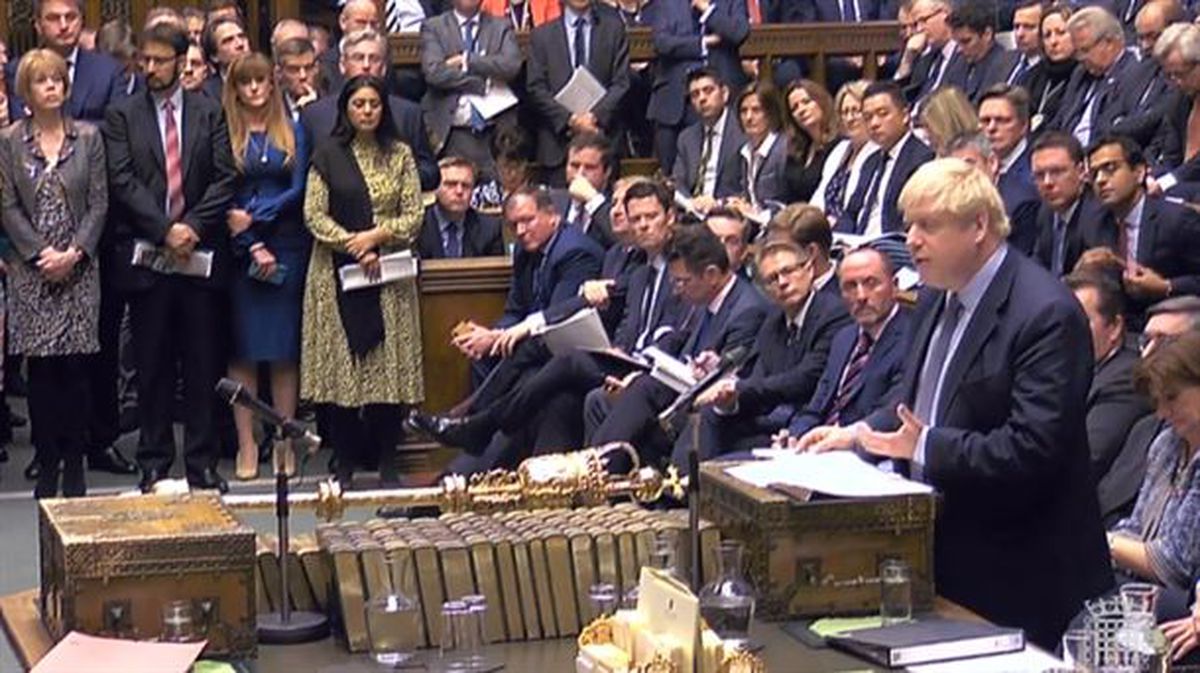 Boris Johnson, hoy, en el Parlamento británico. Foto: EFE. 