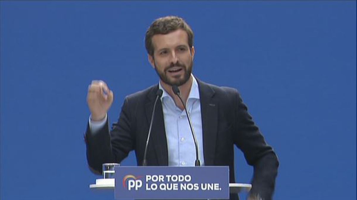 Pablo Casado (PP), en Vitoria-Gasteiz. Foto obtenida de un vídeo de EiTB. 