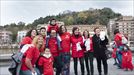 Cientos de personas participaron en el abrazo solidario convocado por la Diputación Foral de Bizkaia