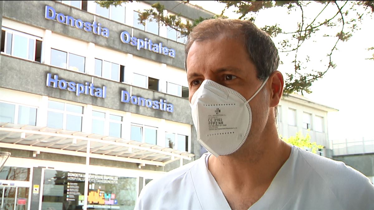 Félix Zubia, jefe de servicio de la UCI del Hospital Donostia. Foto de archivo: EITB Media