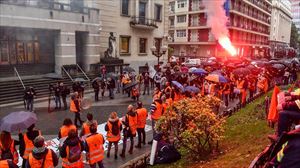 Una protesta de los trabajadores de PCB ante el Palacio de Justicia de Bilbao.