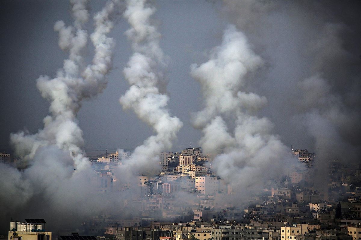 Bombardeo en la Franja de Gaza. Imagen: EFE