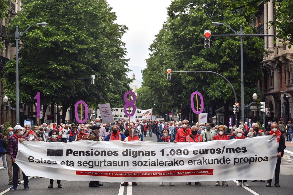 Una manifestación de las y los pensionistas en Bilbao. Foto de archivo: EFE