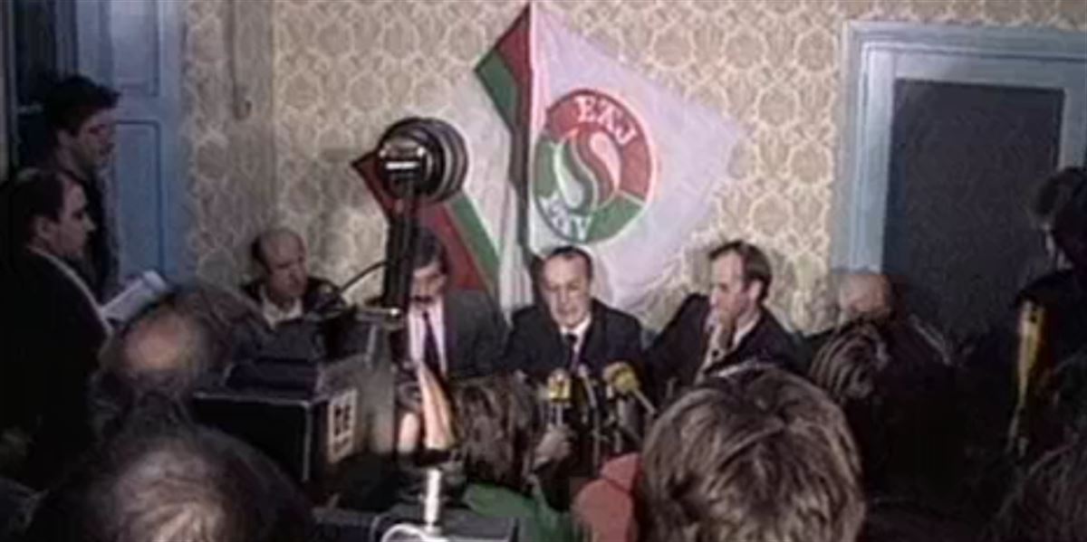 Ardanza en rueda de prensa en¡ 1985