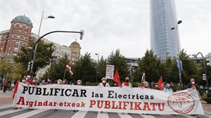 La cabecera de la manifestación de los pensionistas en Bilbao.