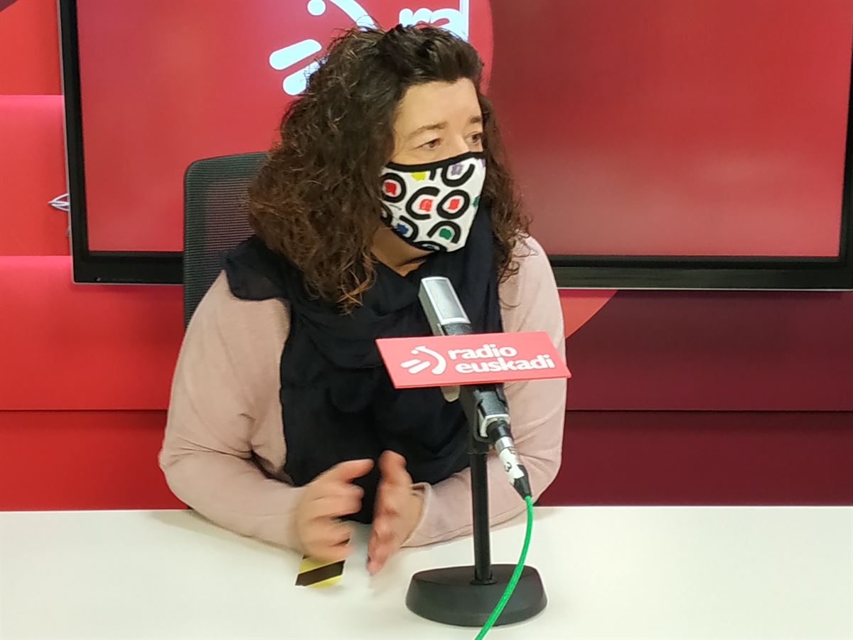Loli Garcia, secretaria general de CCOO, hoy en Radio Euskadi. Foto: EITB Media. 
