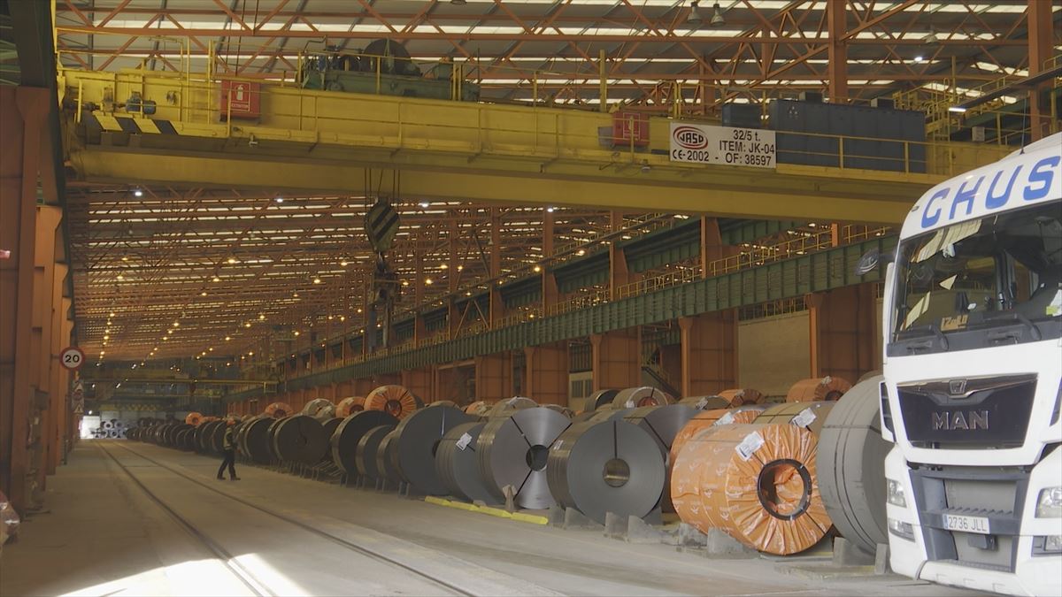 Arcelor Mittalen lantegi bat. Artxiboko argazkia: EITB Media