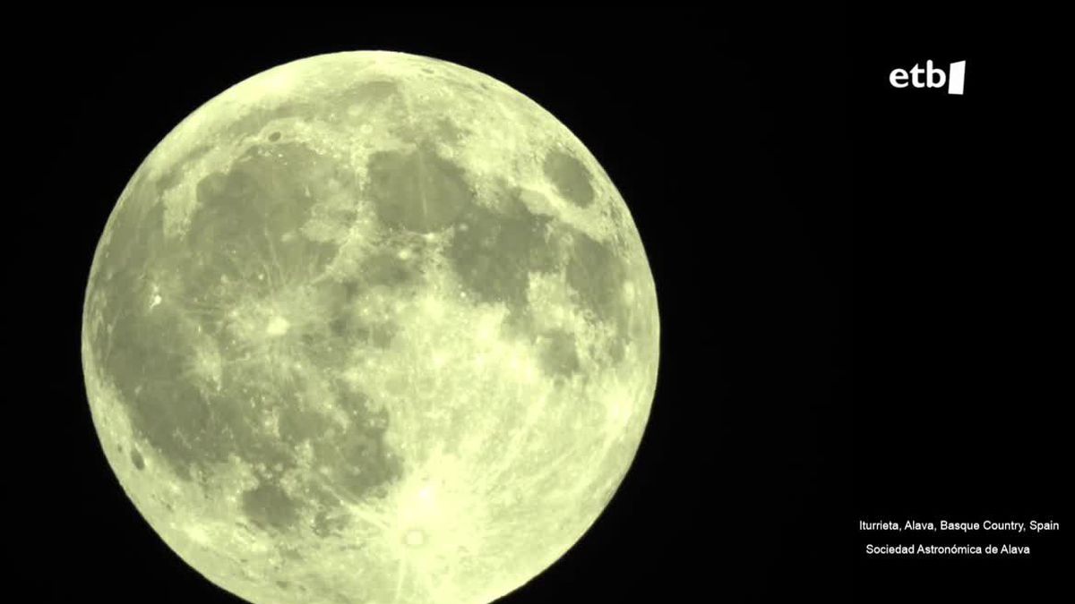 Eclipser total de luna observado desde Álava. Imagen extraída de un vídeo de EITB MEDIA.