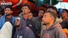 Migrantes tras ser rescatados. Foto: EITB Media